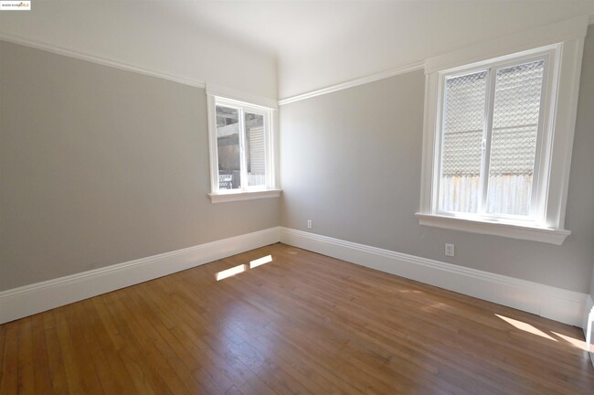 Building Photo - 685 37th St