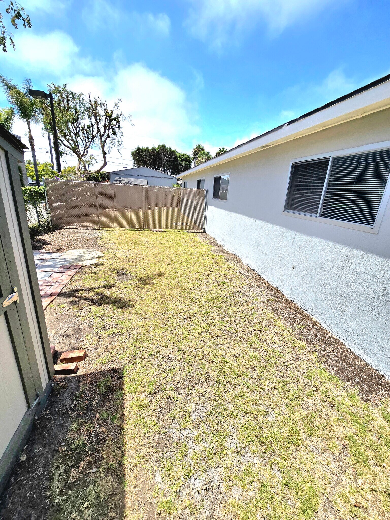 Building Photo - 2976 Sherwin Ave
