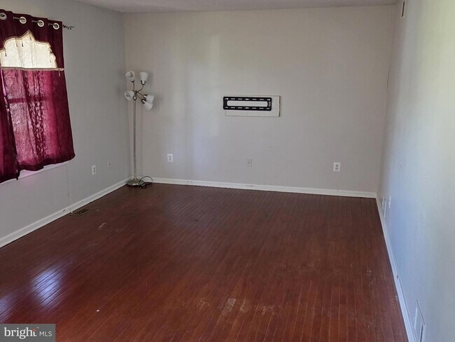 Building Photo - 131 Obriens Cir