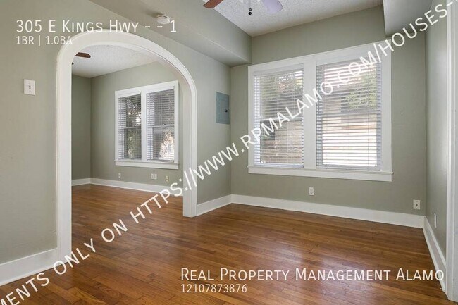 Building Photo - AVAILABLE NOW! Charming Efficiency Near Tr...