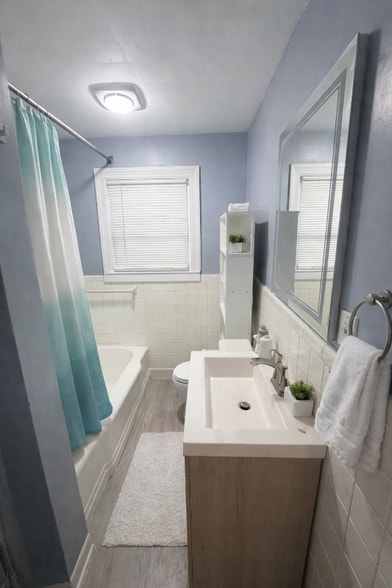 Building Photo - 1879 Phillips Ave