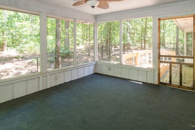 Building Photo - Charming 3 Bedroom, 2 Bathroom home near Lake Coronado! Call 501-922-9997 to set up a showing today!