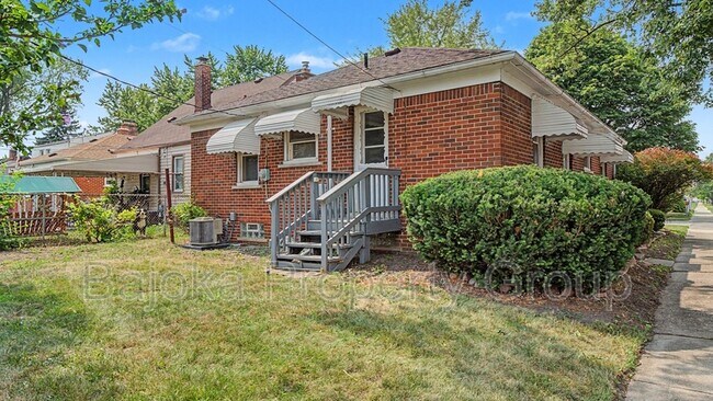 Building Photo - 2957 Fort Park Blvd