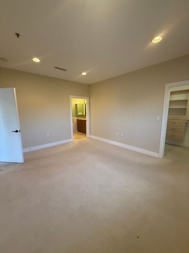 Building Photo - wilco143