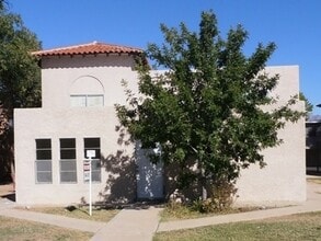 Building Photo - Tanque Verde & Kolb Rd area. 2 bedroom 1 bath Town home