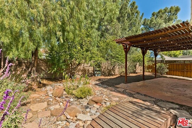 Building Photo - 4210 Lost Springs Dr