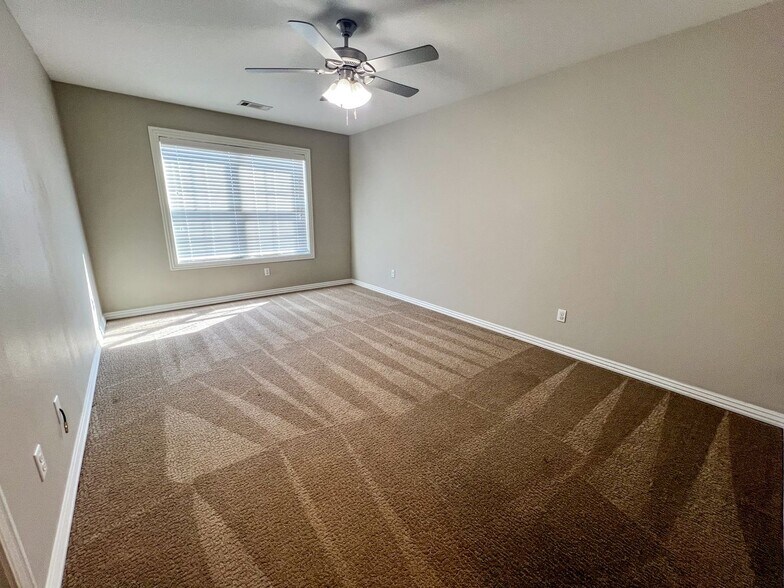 Building Photo - 9820 Mylea Cir