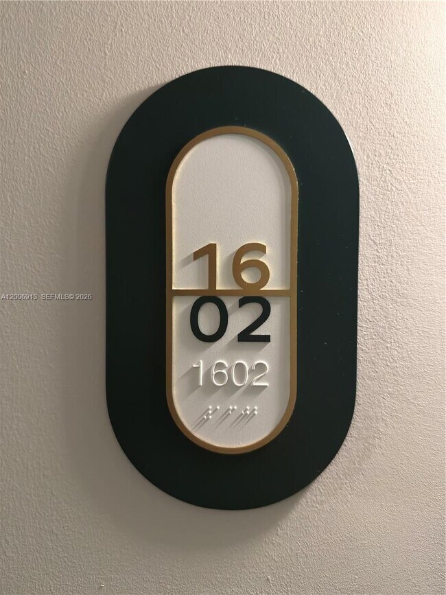 Building Photo - 77 SE 5th St