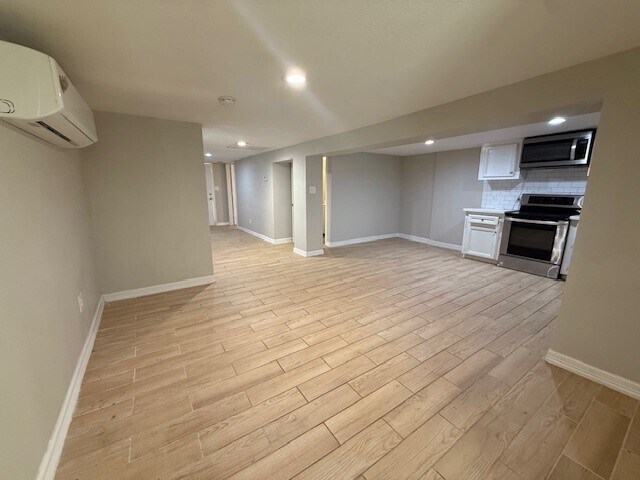 Building Photo - 1308 Genova St