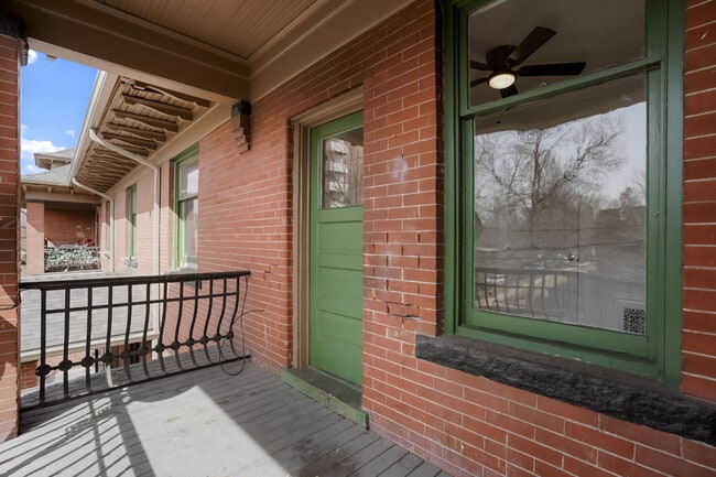 Building Photo - Historic 3 bedroom townhome with recent upgrades.