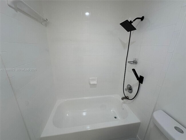 Building Photo - 9702 SW 138th Ave