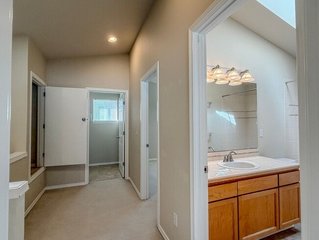 Building Photo - 3bd/2bth North Green Lake Townhome, $3,150/mo.