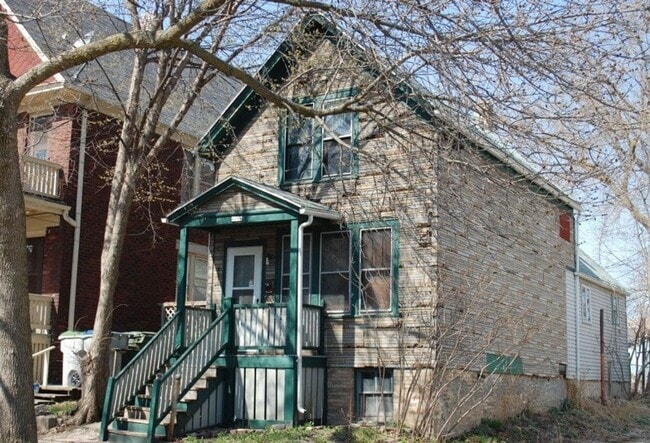 Building Photo - 1116 E Hamilton St