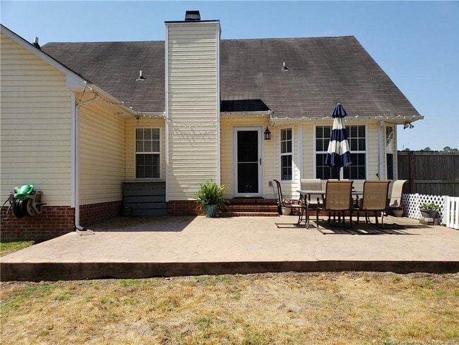 Building Photo - 115 Silverberry Ct