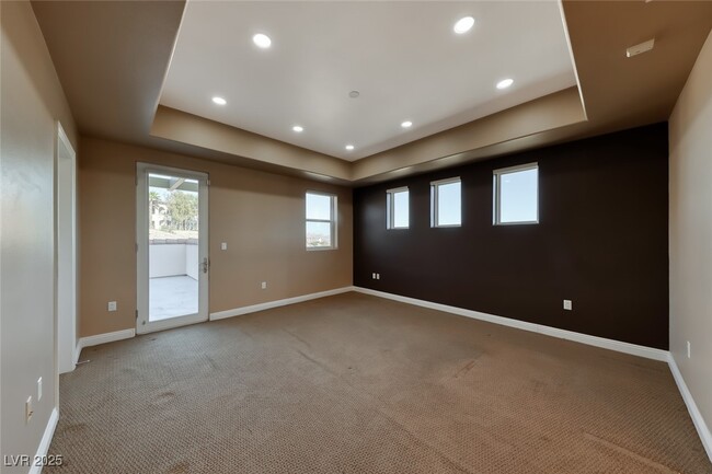 Building Photo - 64 Strada Principale