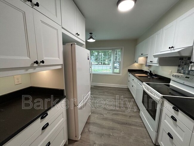 Building Photo - 1215 Collington Dr