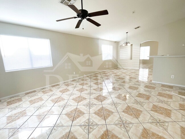 Building Photo - 8930 W Catalina Dr