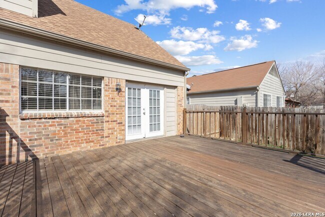 Building Photo - Charming Home Awaits: Spacious & Modern Living in a Prime Location