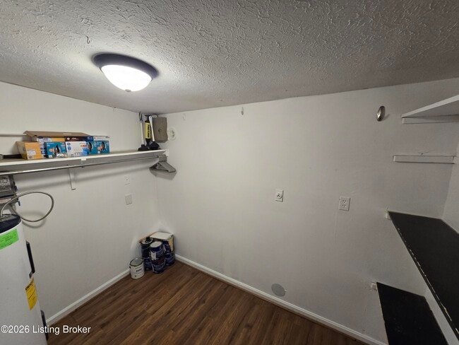 Building Photo - 2405 Blankenbaker Rd