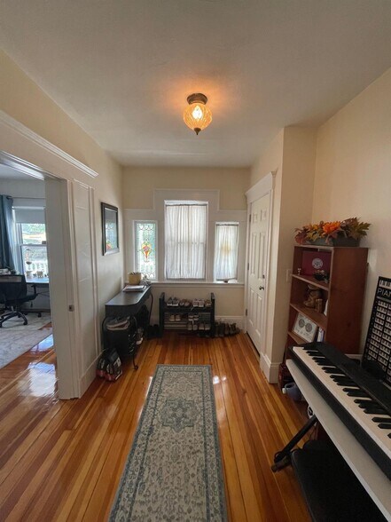 Building Photo - 41 Ossipee Rd