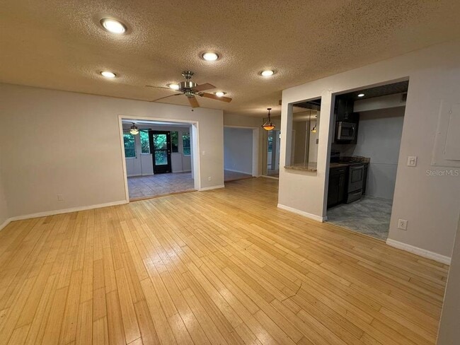 Building Photo - 1217 McMullen Booth Rd