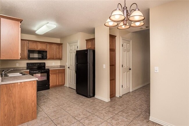 Building Photo - 4077 Glenstone Terrace