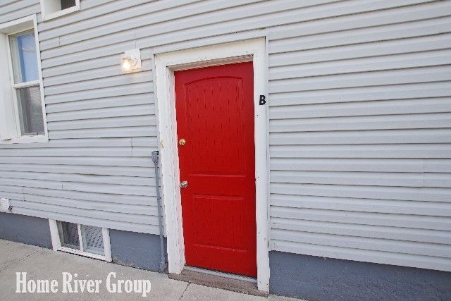 Building Photo - 219-B