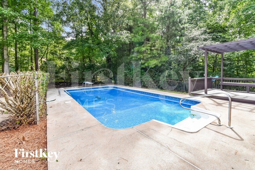 Building Photo - 5785 Shoal Creek Dr