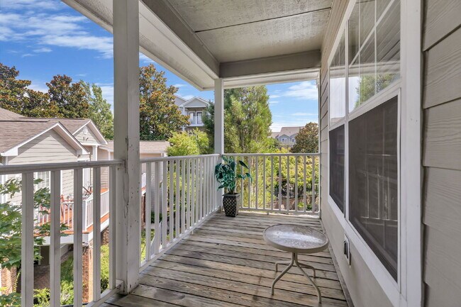 Building Photo - 2-Bed, 2-Bath Condo in the Heart of Green ...