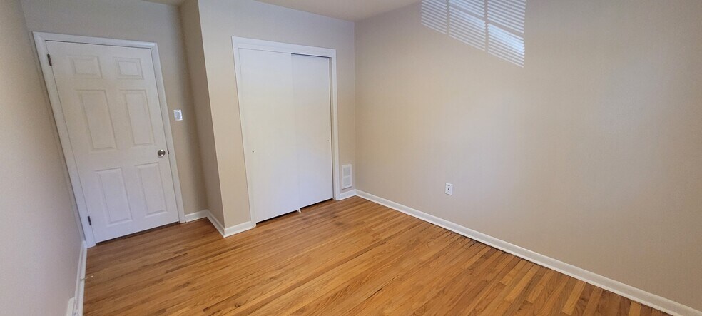 3rd Bedroom with Closet - 270 Riverview Rd