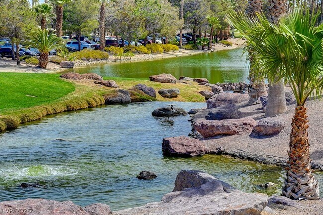 Building Photo - 121 Standing Stone St