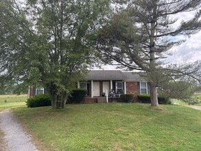 Building Photo - Spacious 3 Bed / 2 Bath Duplex in Lebanon – Comfortable Living with Convenient Location