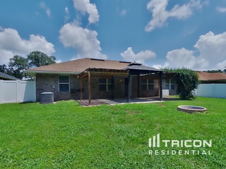 Building Photo - 2320 Bur Oak Place