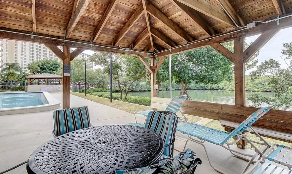 Gazebo/Grill - 7050 Sunset Dr S