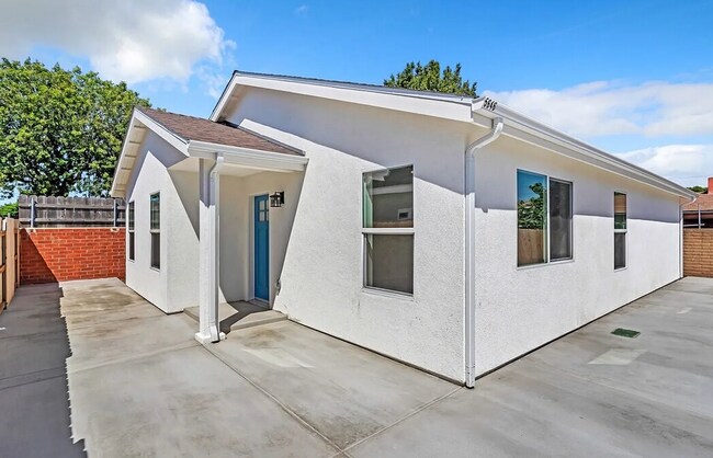 Building Photo - 4 bed 3 bath Prime Location!