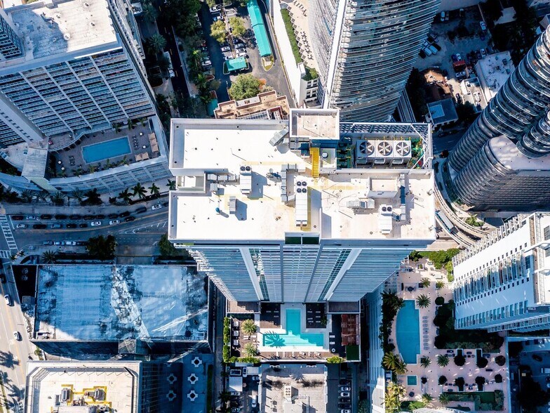 Building Photo - 1080 Brickell Ave