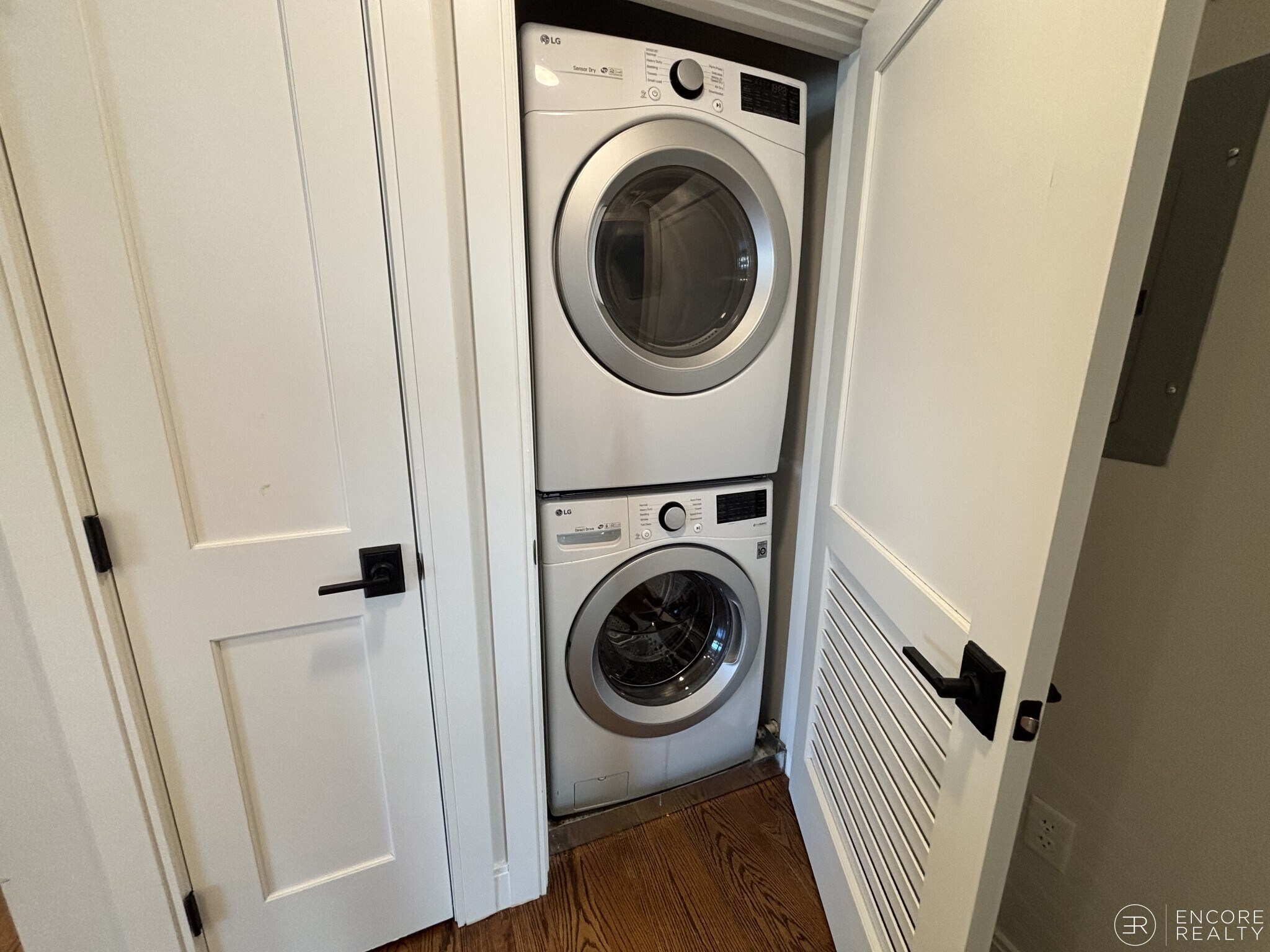 Building Photo - 1 Everett St