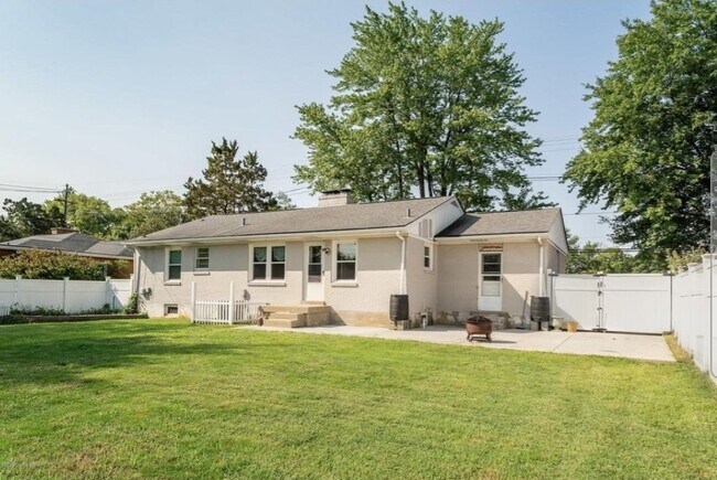 Building Photo - 3213 Bon Air Ave