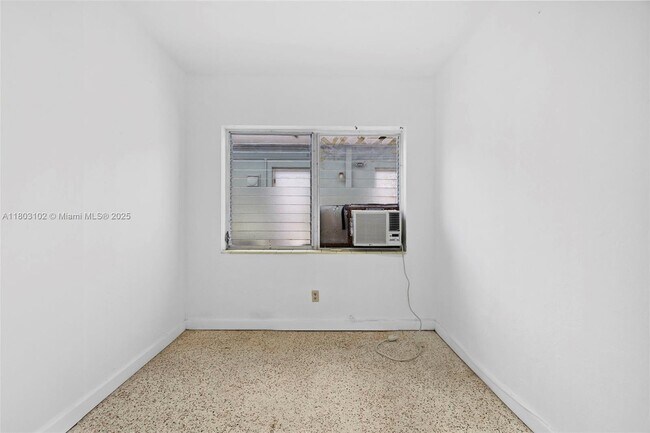Building Photo - 800 83rd St