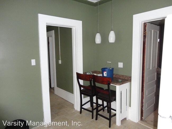 Building Photo - 6 br, 2 bath Apartment - 1120 Oakland