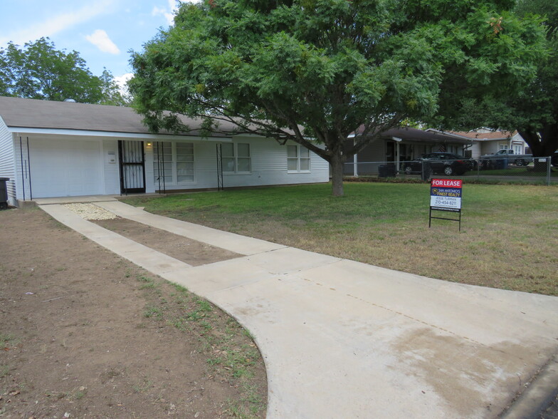 Building Photo - 419 Anton Dr