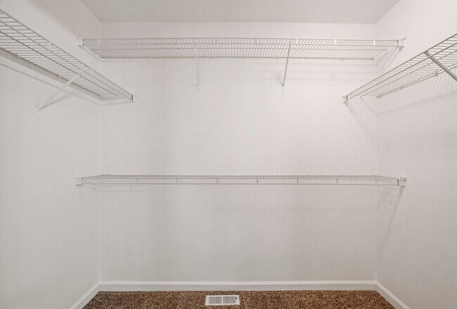 Building Photo - Cute 2bd, 2.5ba Townhome Across from Cottonwood Park....shorter lease term available