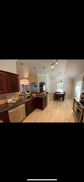 Building Photo - 201 High Meadow Ct