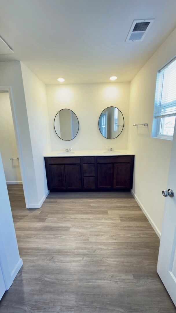 Building Photo - 659 Switchgrass Wy