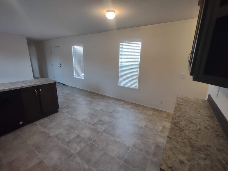 Building Photo - 2304 Wellington Green Dr