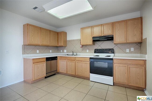 Building Photo - 2021 Kass Cove