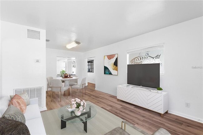 Building Photo - 1517 Gray St S