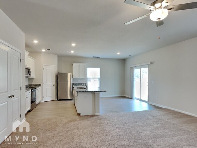 Building Photo - 14 New Villas St