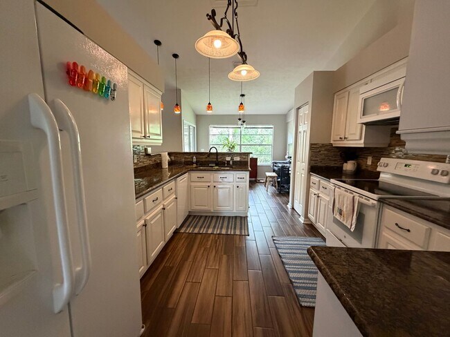 Building Photo - 4 Bed 2 Bath In Sable Chase