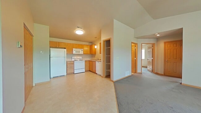 Building Photo - 3505D Fallon Dr
